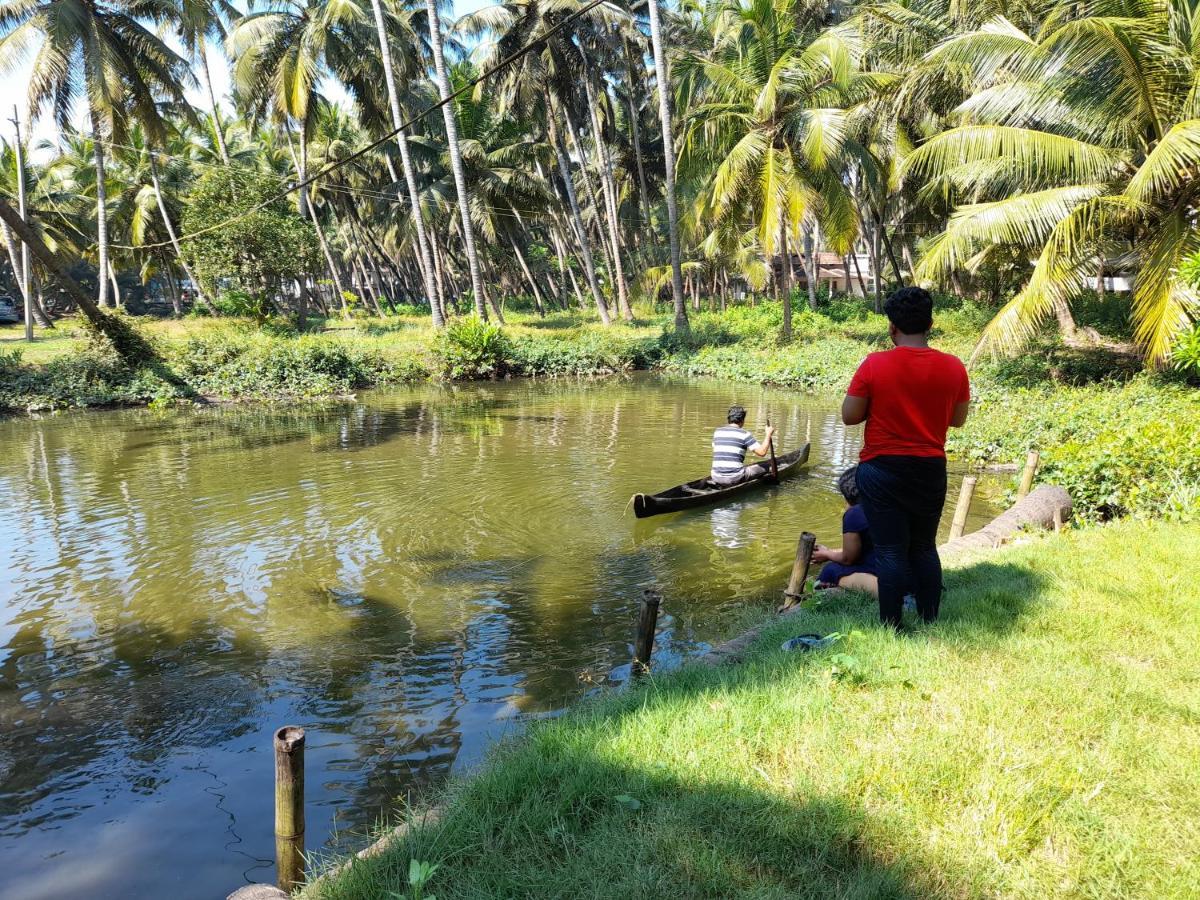 Nīleshwar Riverlap Homestay מראה חיצוני תמונה