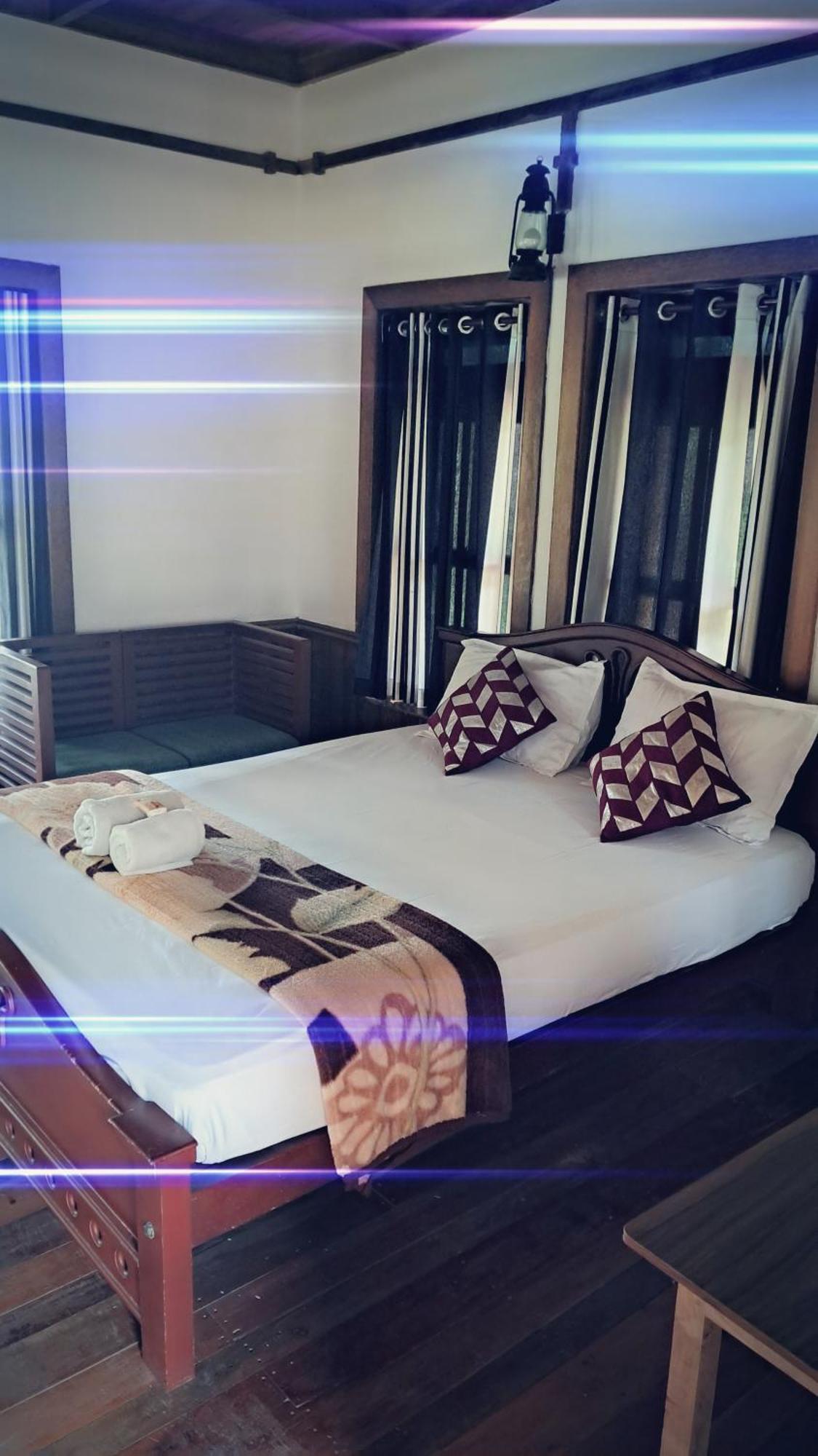 Nīleshwar Riverlap Homestay מראה חיצוני תמונה